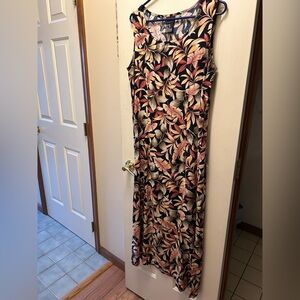 Floral Sleeveless Maxi Dress